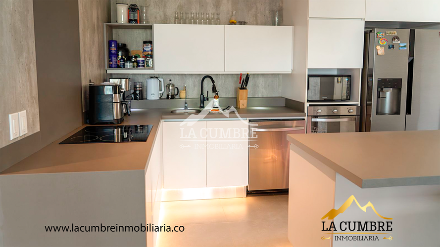 Apartamento de 3 alcobas en venta en Loma De Las Brujas, Envigado, 186 m² · foto 8 de 17