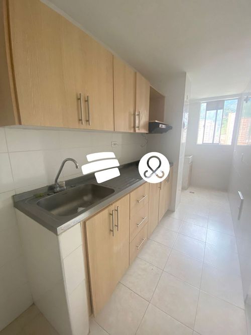 Apartamento de 3 alcobas en venta en Madera, Bello, 63 m² · foto 2 de 18