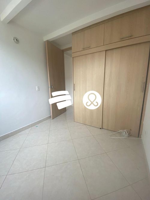 Apartamento de 3 alcobas en venta en Madera, Bello, 63 m² · foto 10 de 18