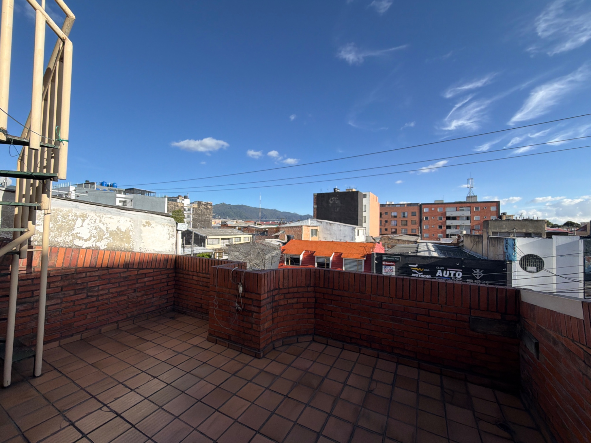 Casa en venta en Spring, Bogotá · foto 2 de 24