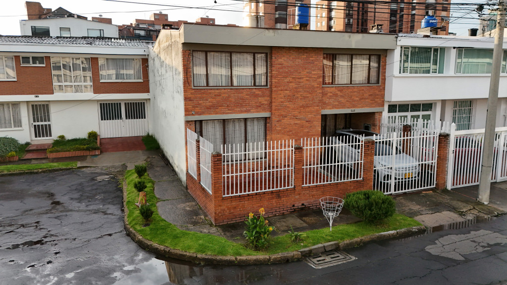 Casa en venta en Los Andes, Bogotá · foto 2 de 24