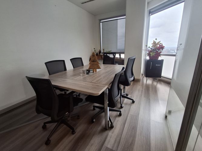 Oficina en arriendo en Chipichape, Cali, 139 m² · foto 2 de 6