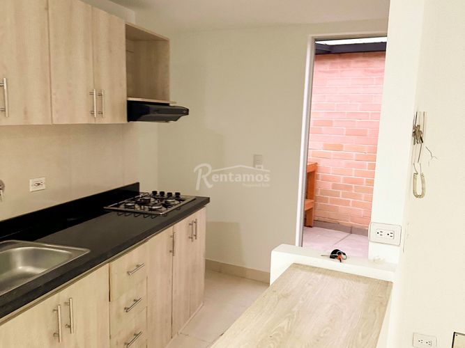 Apartamento de 2 alcobas en venta en El Carmelo, Envigado, 61 m² · foto 2 de 20