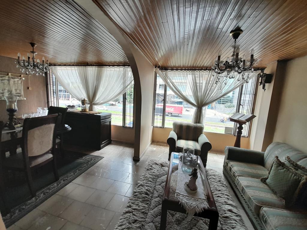 Apartamento en venta en Santa Barbara, Bogotá · foto 2 de 24
