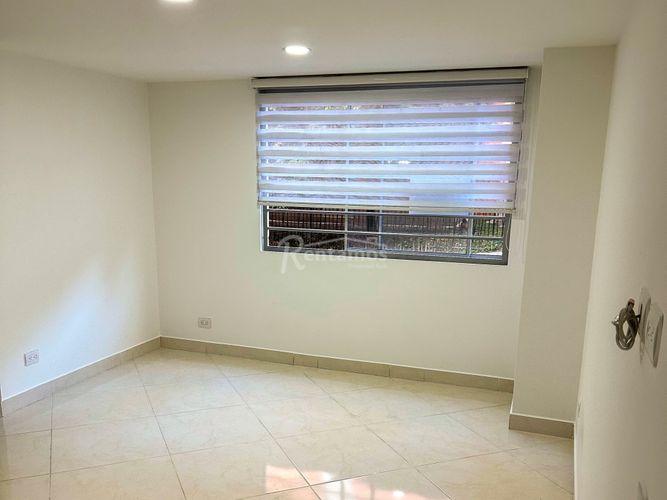 Apartamento de 2 alcobas en venta en El Carmelo, Envigado, 61 m² · foto 4 de 20