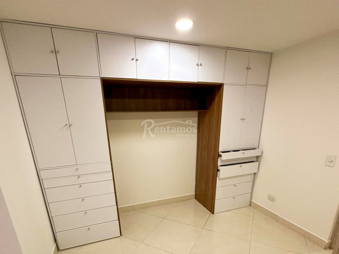 Apartamento de 2 alcobas en venta en El Carmelo, Envigado, 61 m² · foto 5 de 20