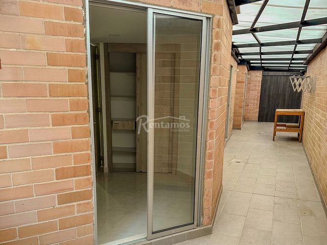 Apartamento de 2 alcobas en venta en El Carmelo, Envigado, 61 m² · foto 6 de 20