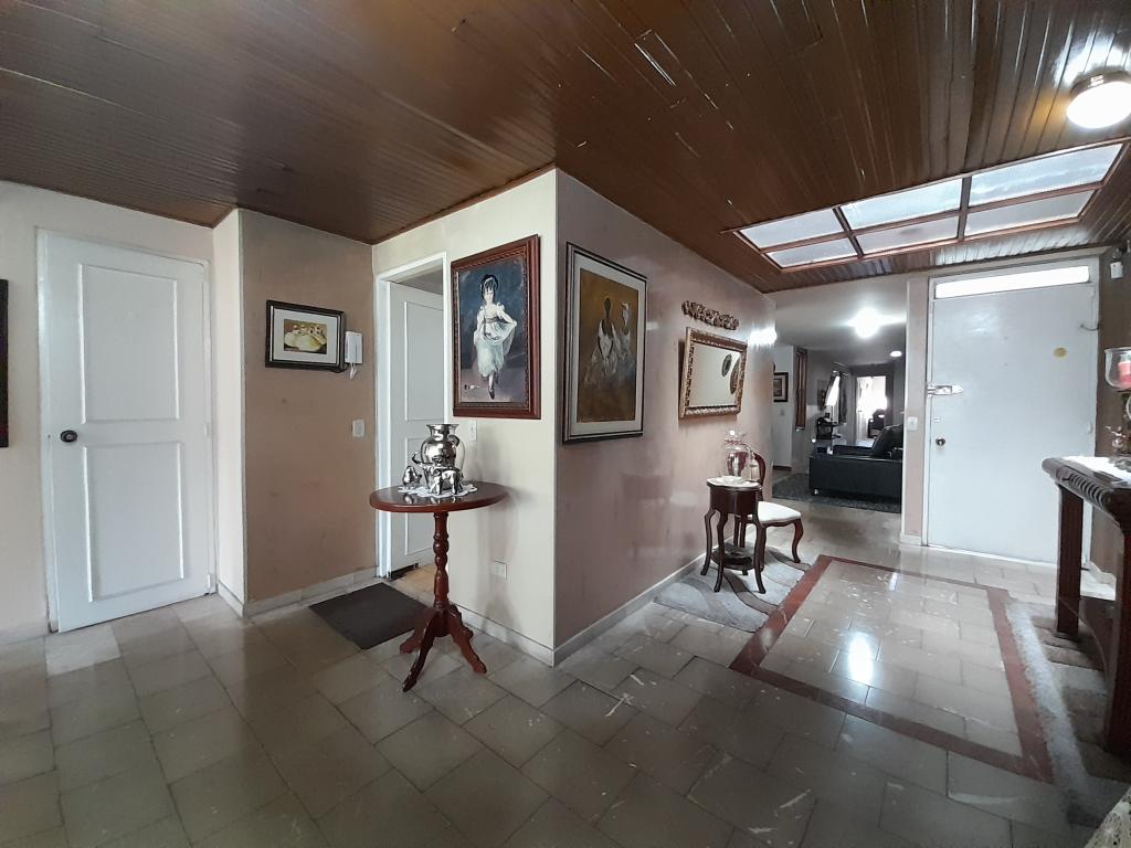 Apartamento en venta en Santa Barbara, Bogotá · foto 5 de 24