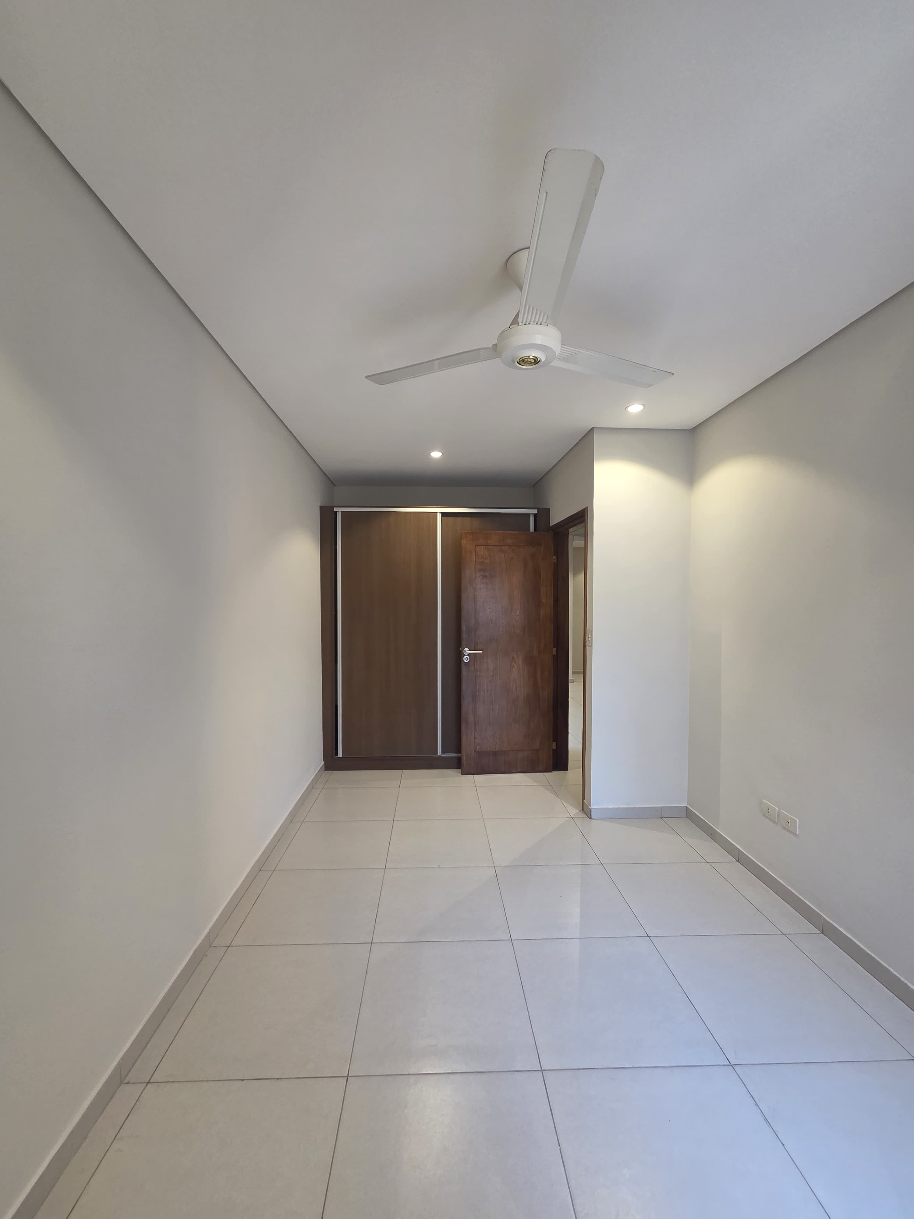 Vendo Hermoso Duplex c/ 3 dormitorios en suite* — foto 2