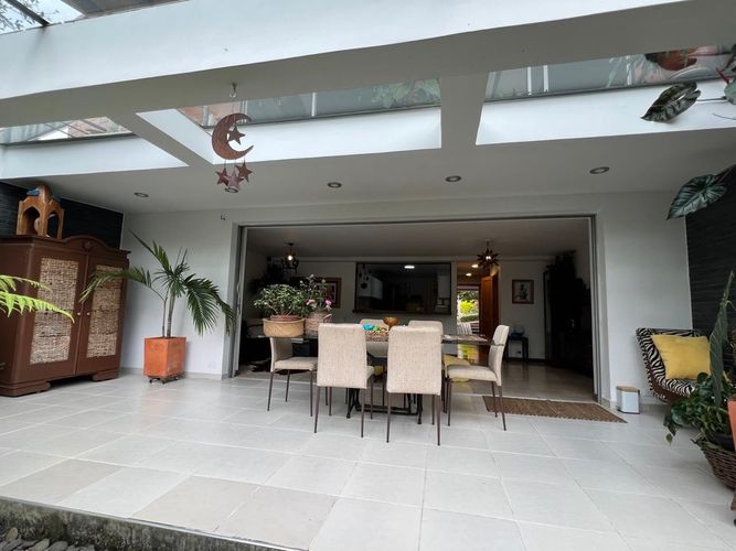 Casa de 4 alcobas en venta en La Sebastiana, Envigado, 310 m² · foto 3 de 13