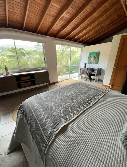 Casa de 4 alcobas en venta en La Sebastiana, Envigado, 310 m² · foto 13 de 13