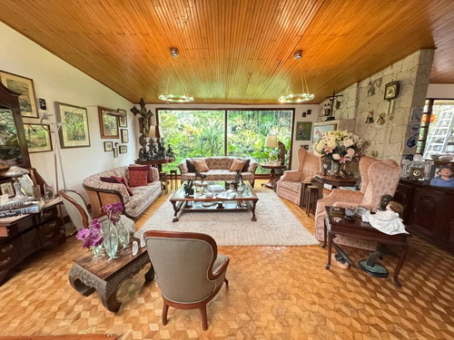 Casa en venta en Santa Barbara Alta, Bogotá · foto 2 de 12