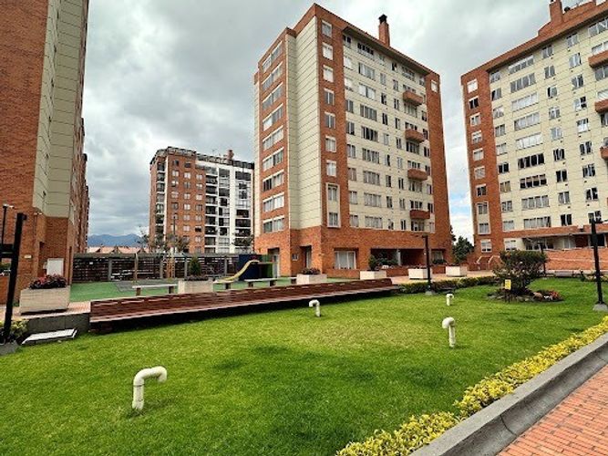 Apartamento en venta en Ciudad Salitre, Bogotá · foto 8 de 13