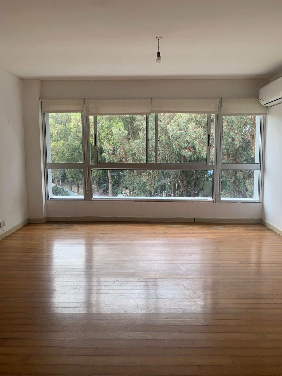 Apartamento En Alamos De Carrasco, 2 Dormitorios Y 2 Garages