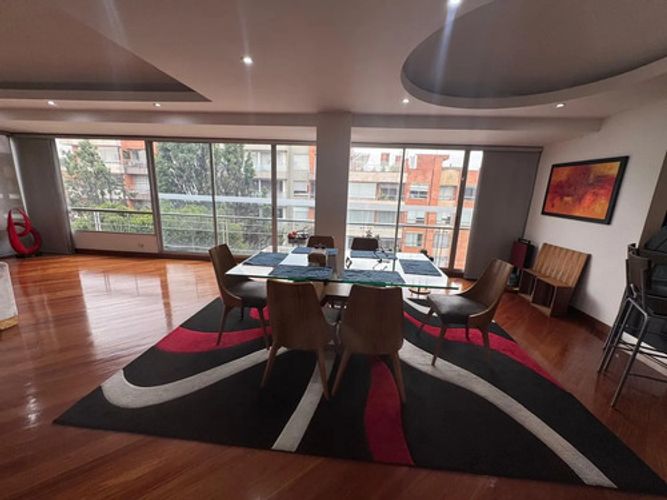 Apartamento en venta en Chicó Navarra, Bogotá · foto 2 de 12