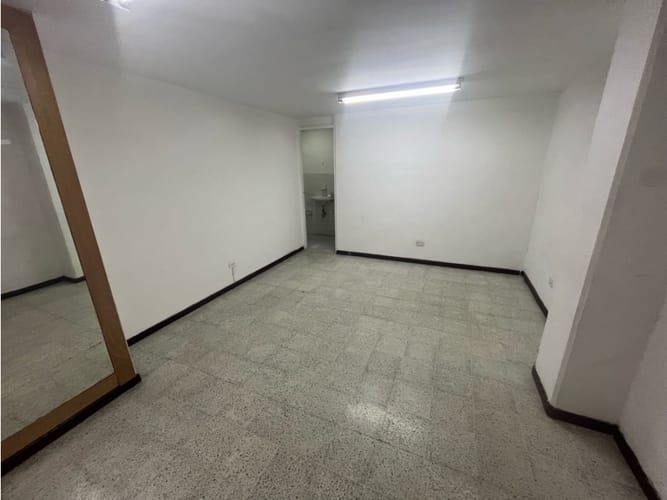 Local en arriendo en El Portal, Envigado, 20 m² · foto 2 de 5