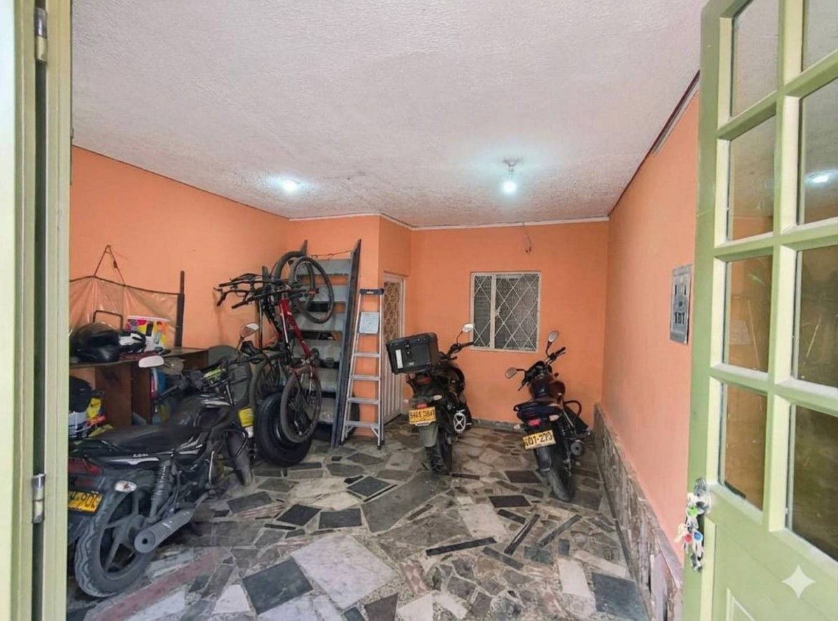 Casa en venta en Villa Elisa, Bogotá · foto 2 de 20