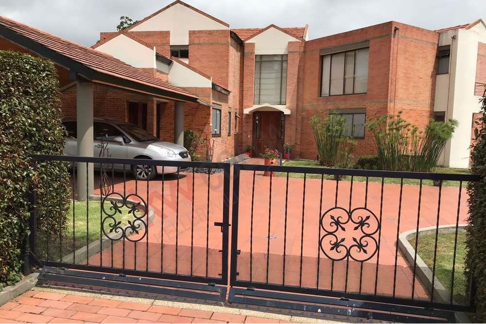 Casa en venta en Guaymaral, Bogotá · foto 3 de 24