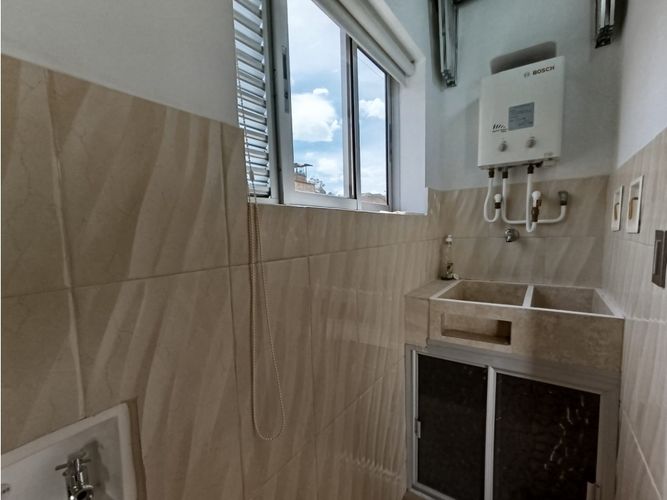 Apartamento de 2 alcobas en venta en San Bernardo, Medellín, 56 m² · foto 6 de 13