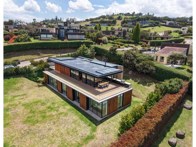 Casa de 4 alcobas en venta en Santa Isabel, La Calera, 435 m² · foto 2 de 24