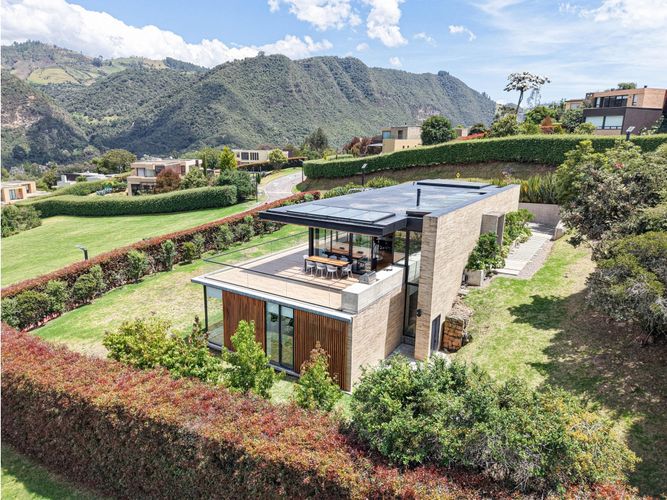 Casa de 4 alcobas en venta en Santa Isabel, La Calera, 435 m² · foto 3 de 24