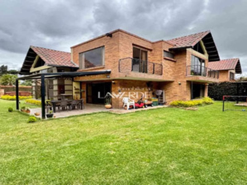 House for rent in Tiquiza, Chía
