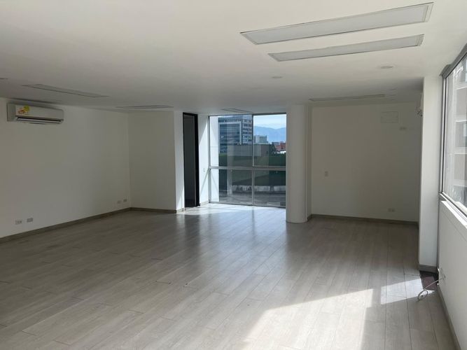 Oficina en arriendo en El Poblado, Medellín, 80 m² · foto 11 de 15