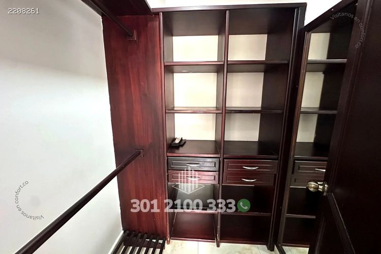 Apartamento de 3 alcobas en arriendo en Los Balsos, Medellín, 215 m² · foto 19 de 24