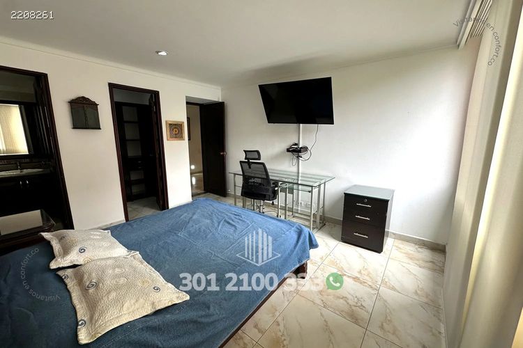 Apartamento de 3 alcobas en arriendo en Los Balsos, Medellín, 215 m² · foto 17 de 24
