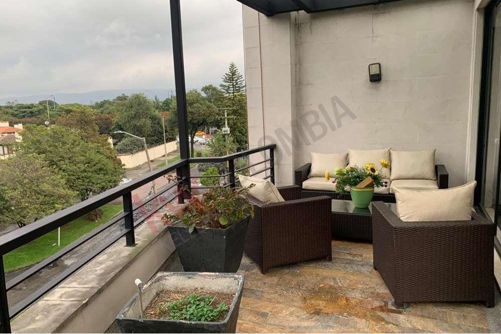 Casa en venta en Cerros De Suba, Bogotá · foto 2 de 24