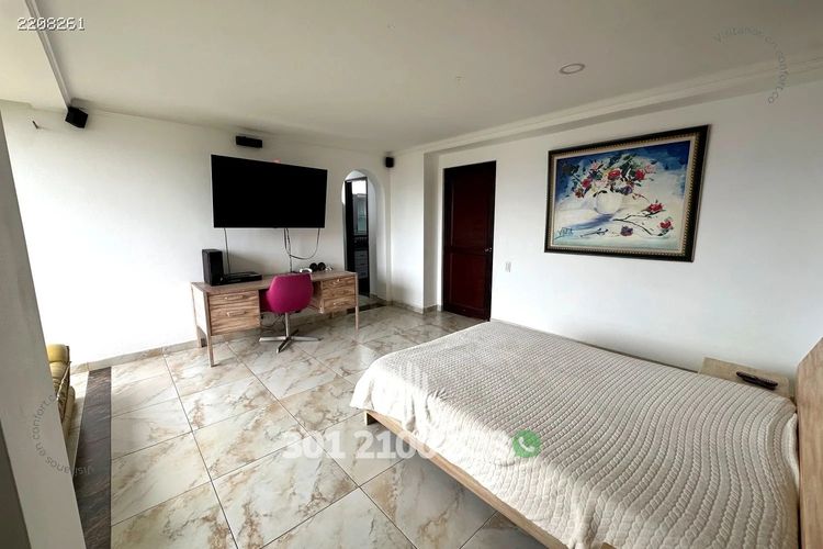 Apartamento de 3 alcobas en arriendo en Los Balsos, Medellín, 215 m² · foto 21 de 24
