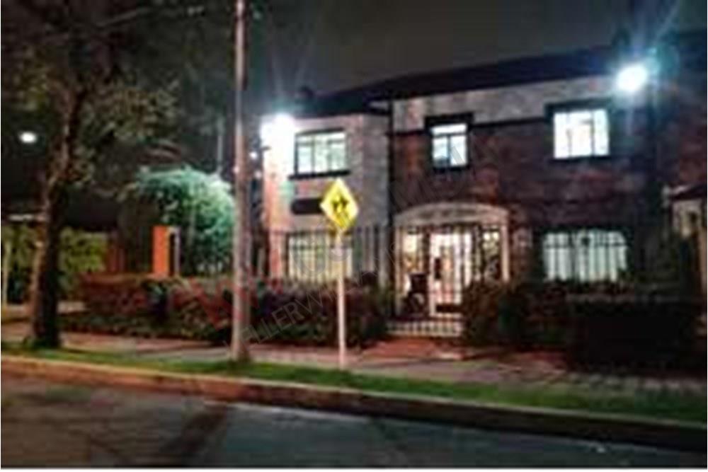 Casa en venta en Chapinero, Bogotá · foto 2 de 13