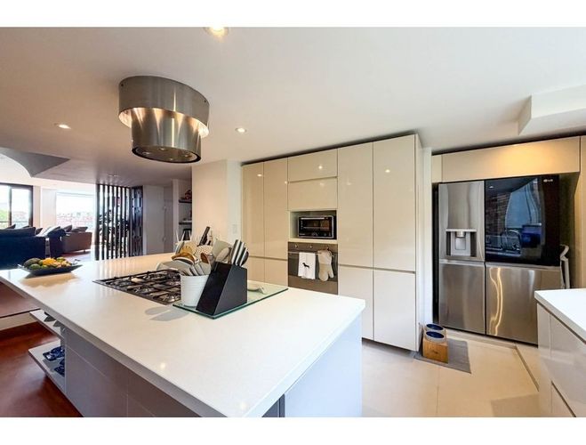 Apartamento en venta en Los Rosales, Bogotá · foto 2 de 19