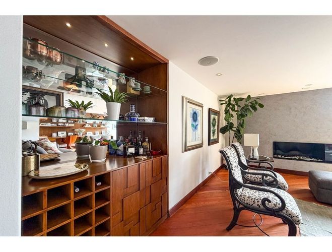 Apartamento en venta en Los Rosales, Bogotá · foto 3 de 19