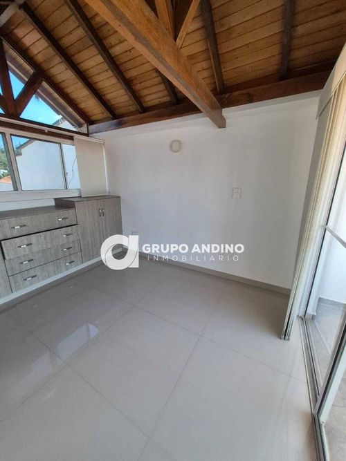 Casa de 4 alcobas en venta en Lagos Del Cacique, Bucaramanga, 184 m² · foto 2 de 21