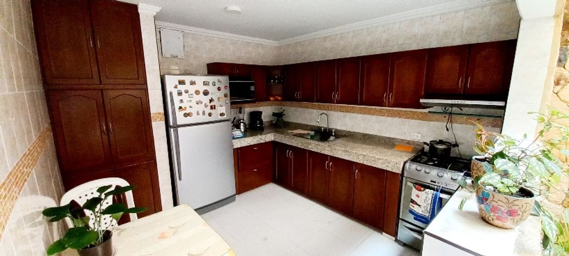 Casa de 10 alcobas en venta en Granada, Cali, 425 m² · foto 4 de 15