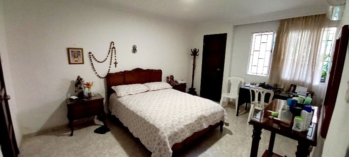 Casa de 10 alcobas en venta en Granada, Cali, 425 m² · foto 7 de 15