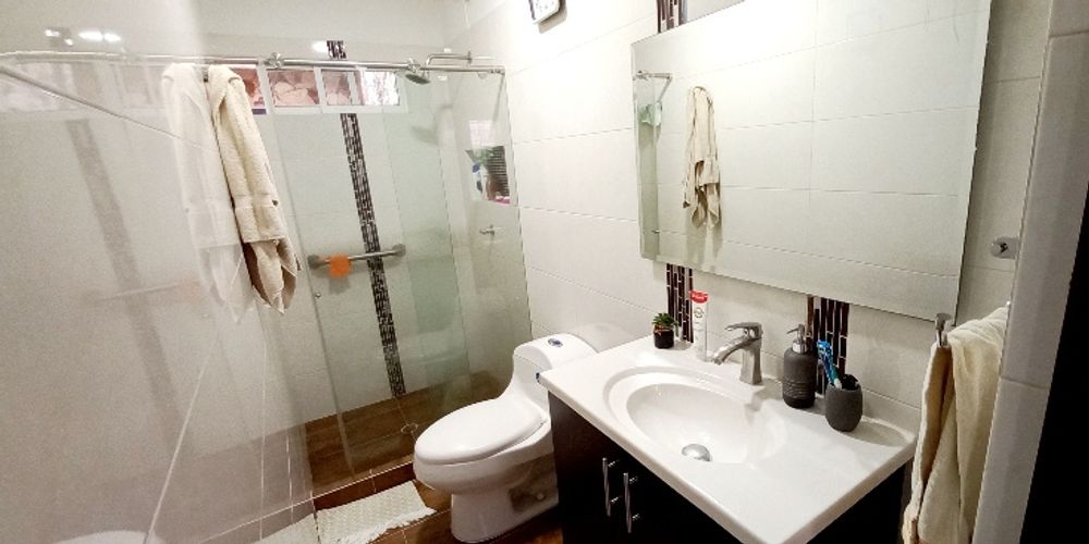 Casa de 10 alcobas en venta en Granada, Cali, 425 m² · foto 8 de 15