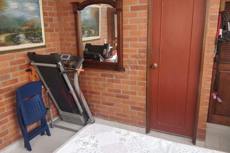 Casa de 7 alcobas en venta en Terron Colorado, Cali, 467 m² · foto 6 de 24