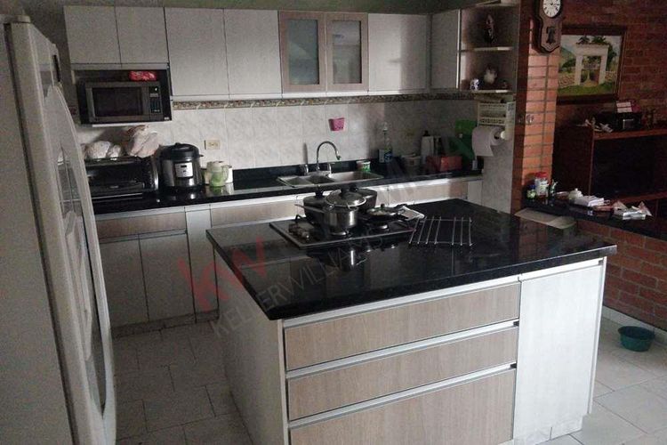 Casa de 7 alcobas en venta en Terron Colorado, Cali, 467 m² · foto 8 de 24