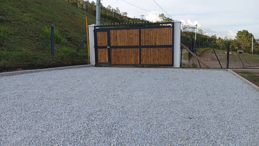 Casa de 3 alcobas en arriendo en La Mosquita, Guarne, 220 m² · foto 2 de 8