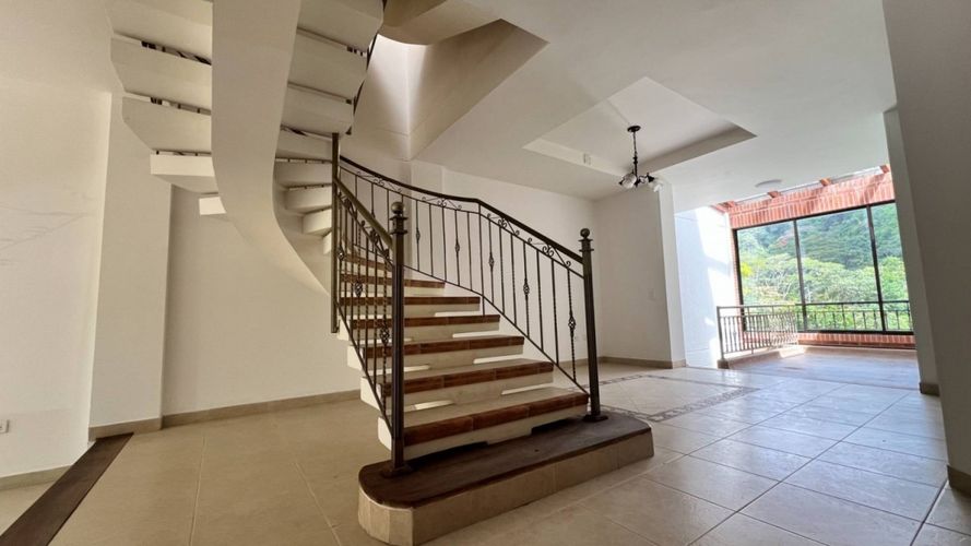 Casa de 3 alcobas en venta en Belen, Ibagué, 260 m² · foto 8 de 24