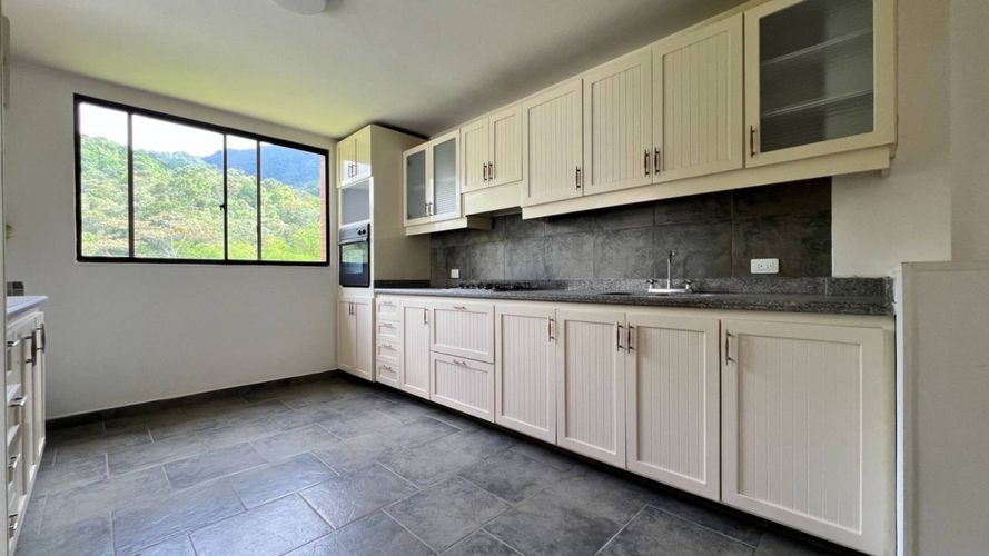 Casa de 3 alcobas en venta en Belen, Ibagué, 260 m² · foto 13 de 24