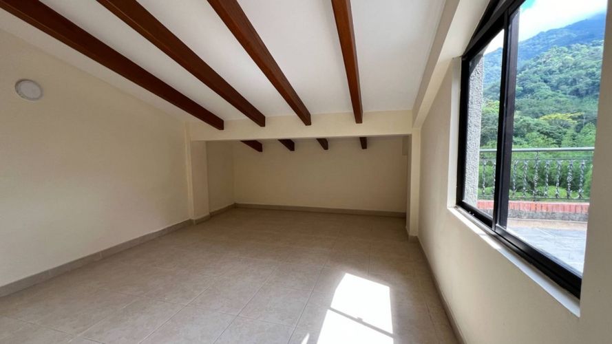 Casa de 3 alcobas en venta en Belen, Ibagué, 260 m² · foto 18 de 24