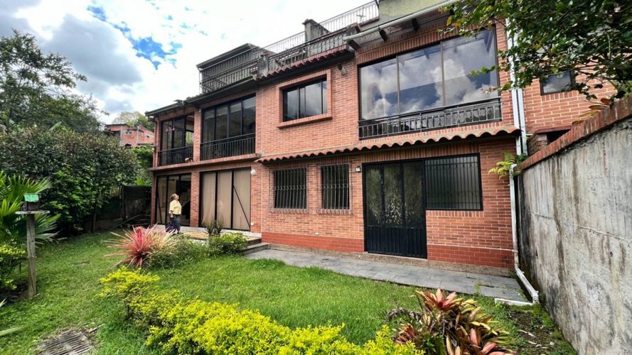 Casa de 3 alcobas en venta en Belen, Ibagué, 260 m² · foto 22 de 24