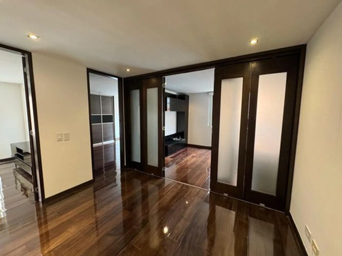 Apartamento de 2 alcobas en venta en Chapinero, Bogotá, 128 m² · foto 2 de 12