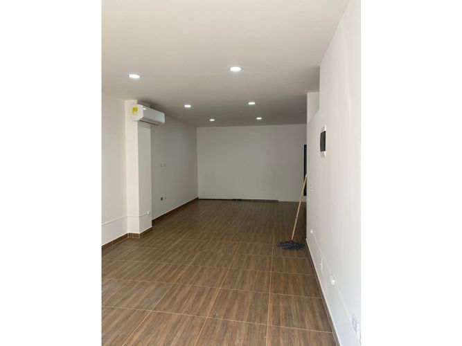 Local en venta en Los Naranjos, Itagüí, 49 m² · foto 6 de 12