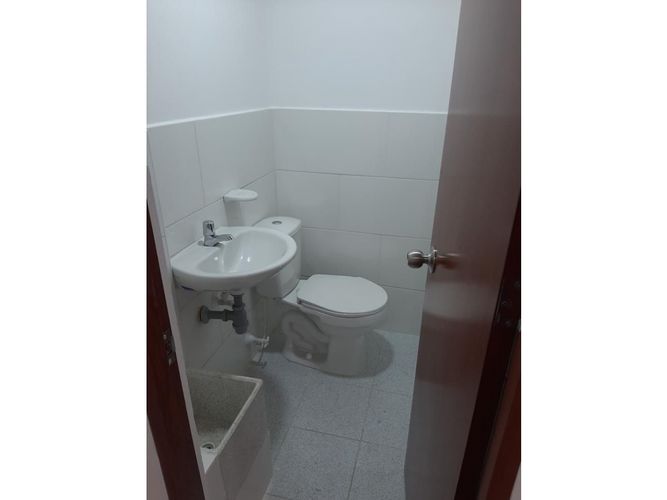 Local en venta en Los Naranjos, Itagüí, 49 m² · foto 8 de 12