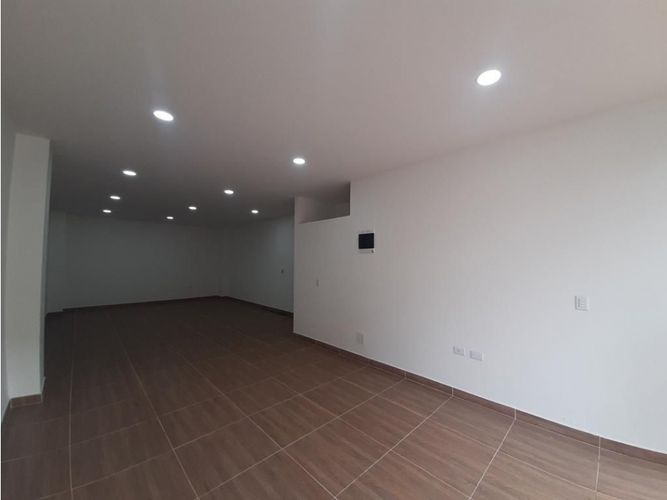Local en venta en Los Naranjos, Itagüí, 49 m² · foto 10 de 12