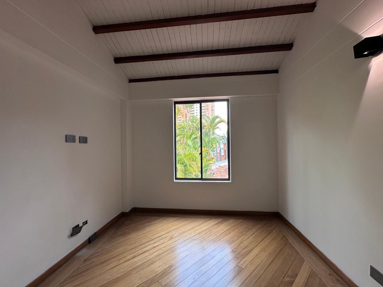 Casa en arriendo en El Poblado, Medellín · foto 14 de 20